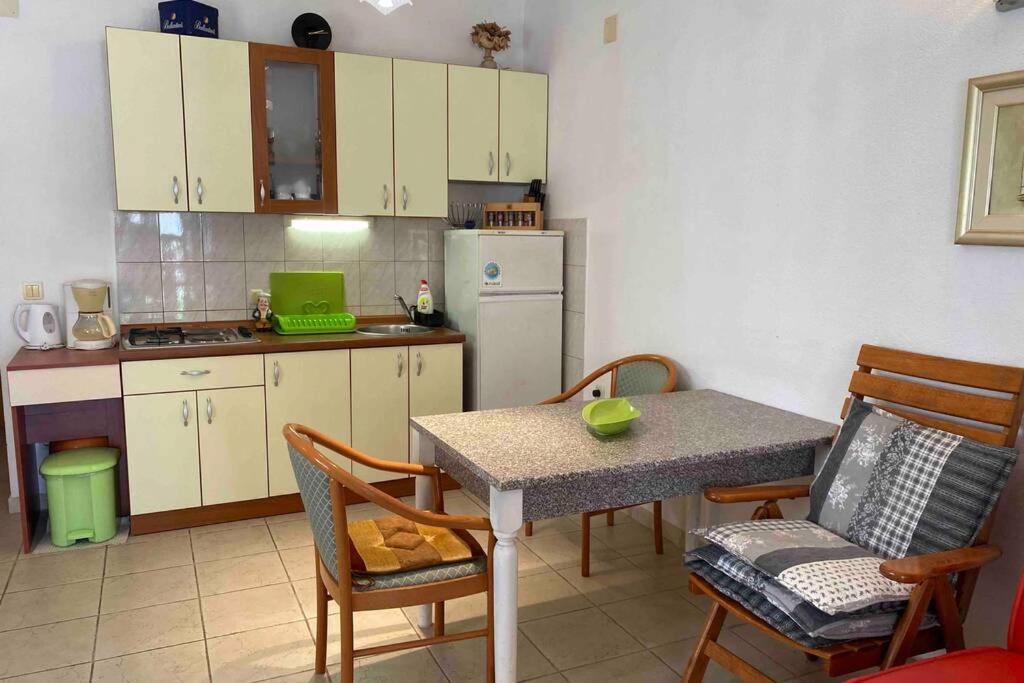 Apartman Toma Lägenhet Slatine Exteriör bild
